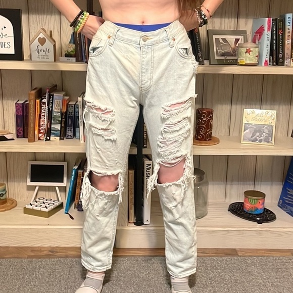 🍀5/$25🍀 Loft 82 light wash distressed denim jeans - Picture 3 of 11